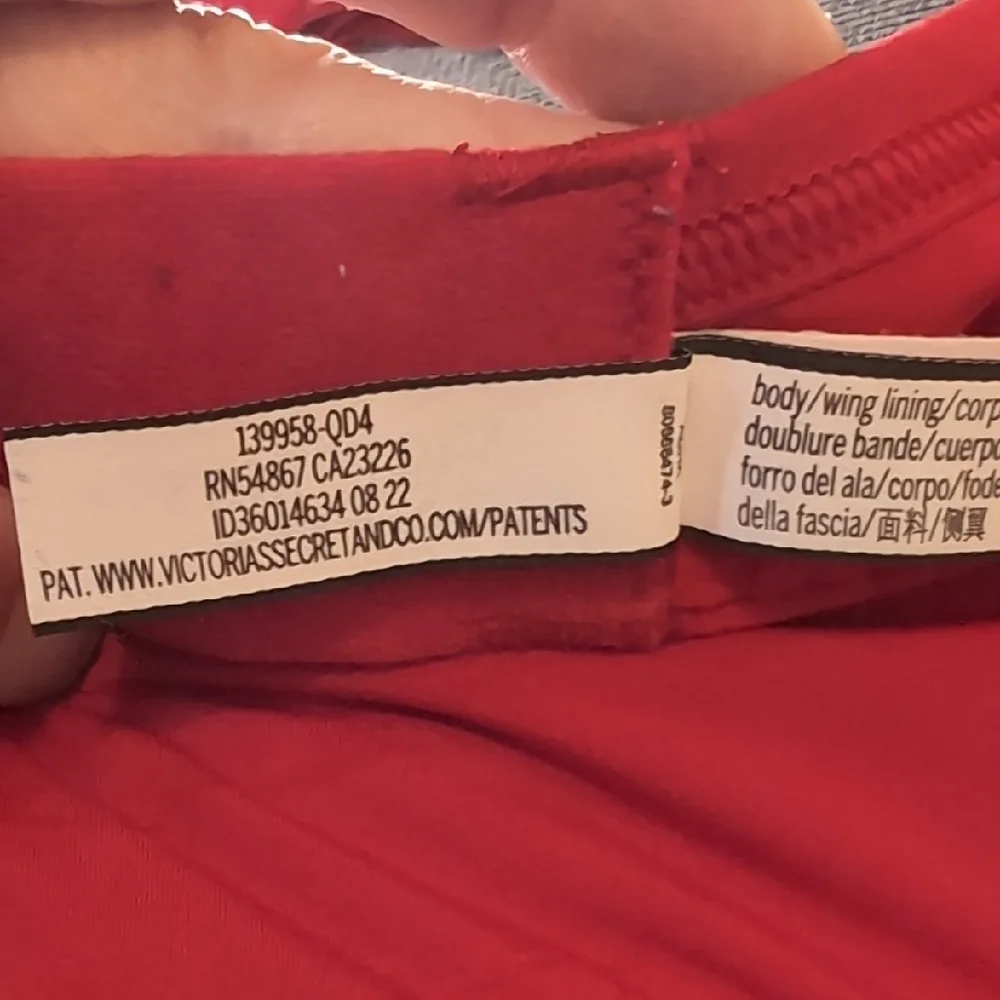 Victoria's Secret Vibrant Red Bra - Picture 4 of 9